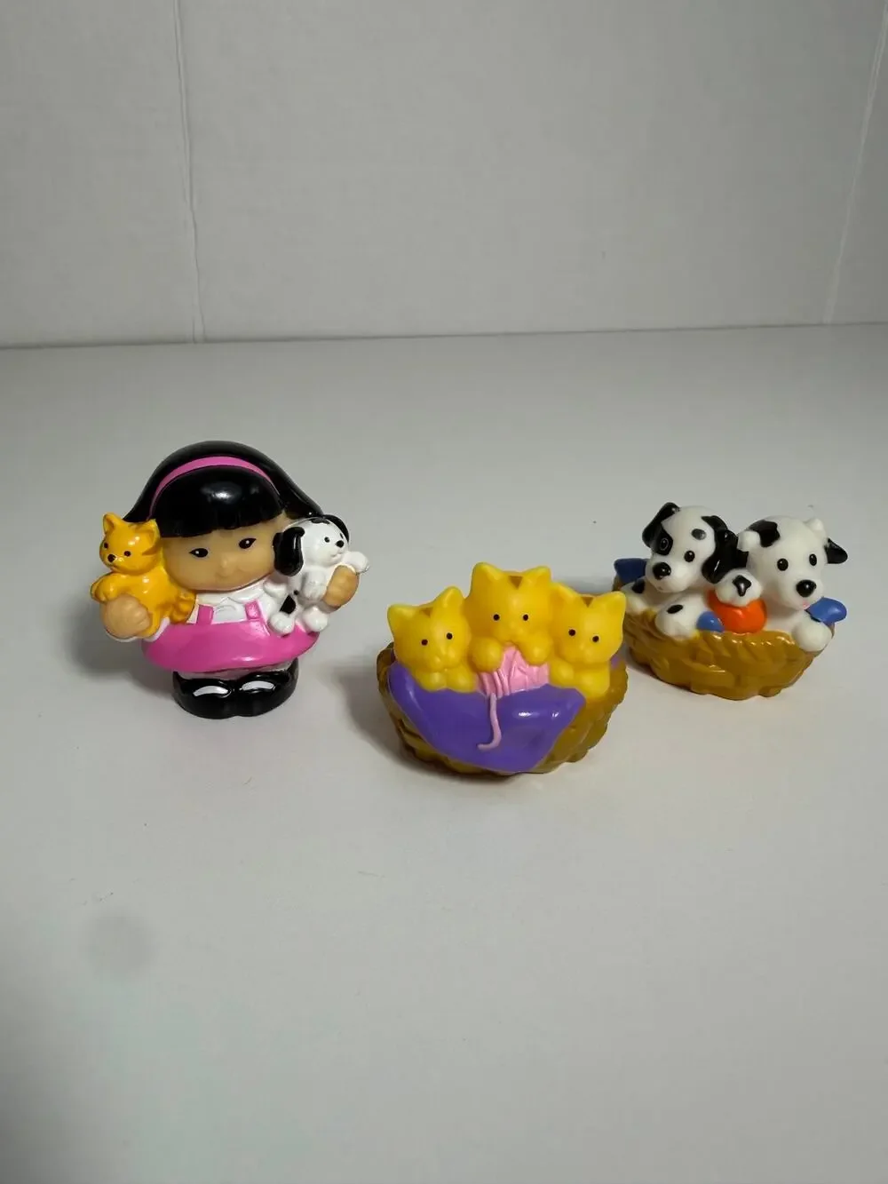 Vintage FIsher Price Sonya Lee Puppies Kitties Figures 2007